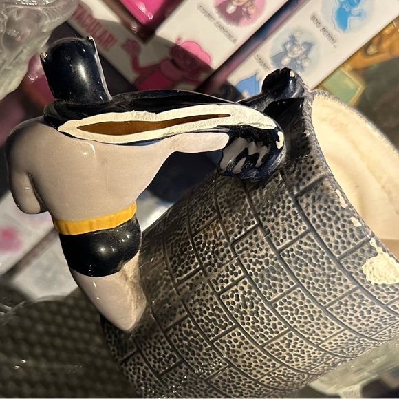 DC Comics™️ Batman™️ collectibleHandPainted Ceramic mug FreeBatmanfigureincluded - Picture 11 of 14